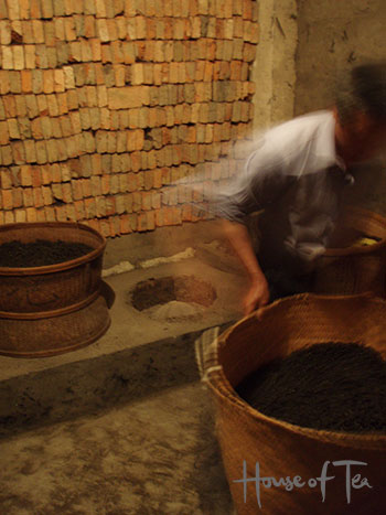 Roasting Wu Yi Oolong